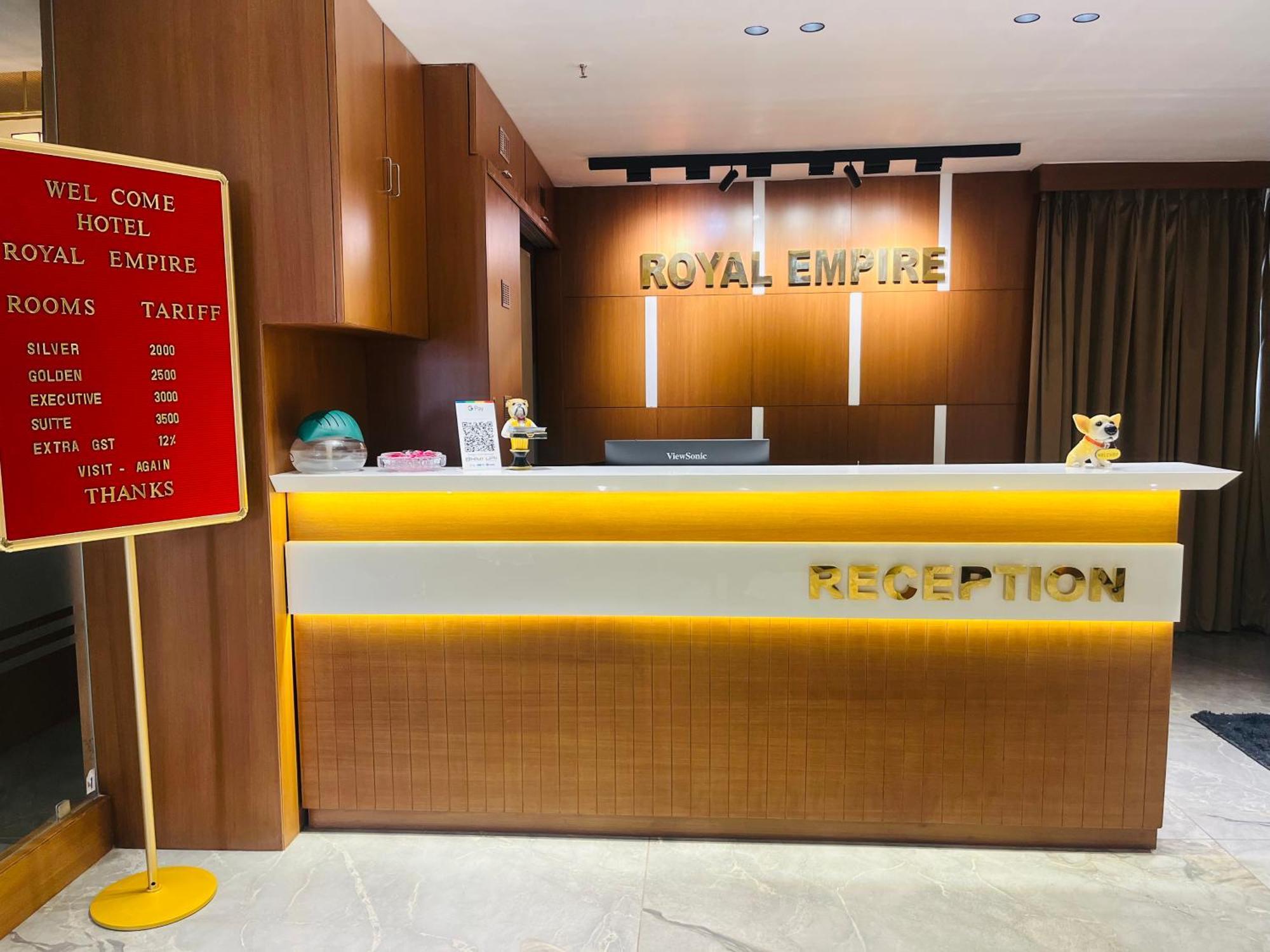 Hotel Royal Empire Gandhinagar Exterior photo