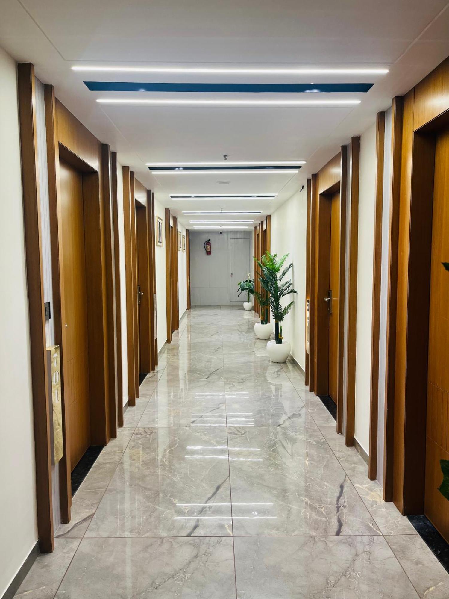 Hotel Royal Empire Gandhinagar Exterior photo