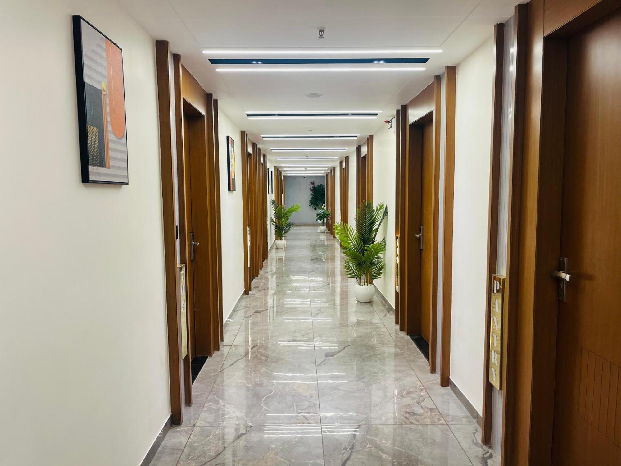 Hotel Royal Empire Gandhinagar Exterior photo